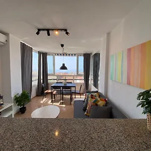 Con Impresionante Vista, Piscina Y Parking Benalmádena