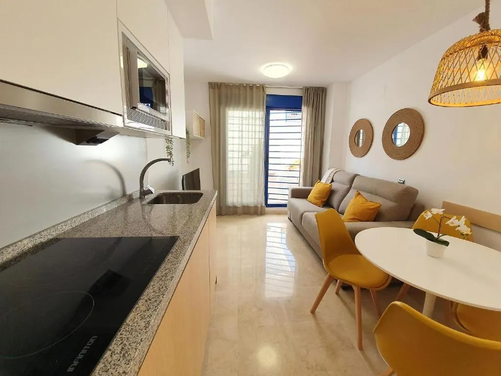 Apartamento con parking con piscina junto a la playa Benalmádena