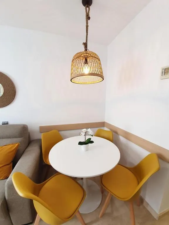Apartamento con parking con piscina junto a la playa Benalmádena 0*,  España