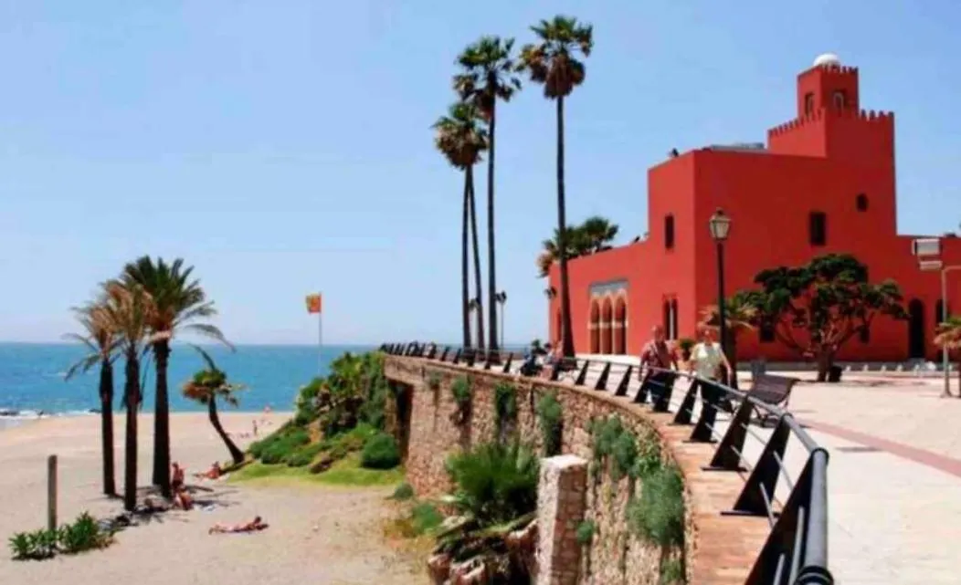 Apartamento con parking con piscina junto a la playa Benalmádena